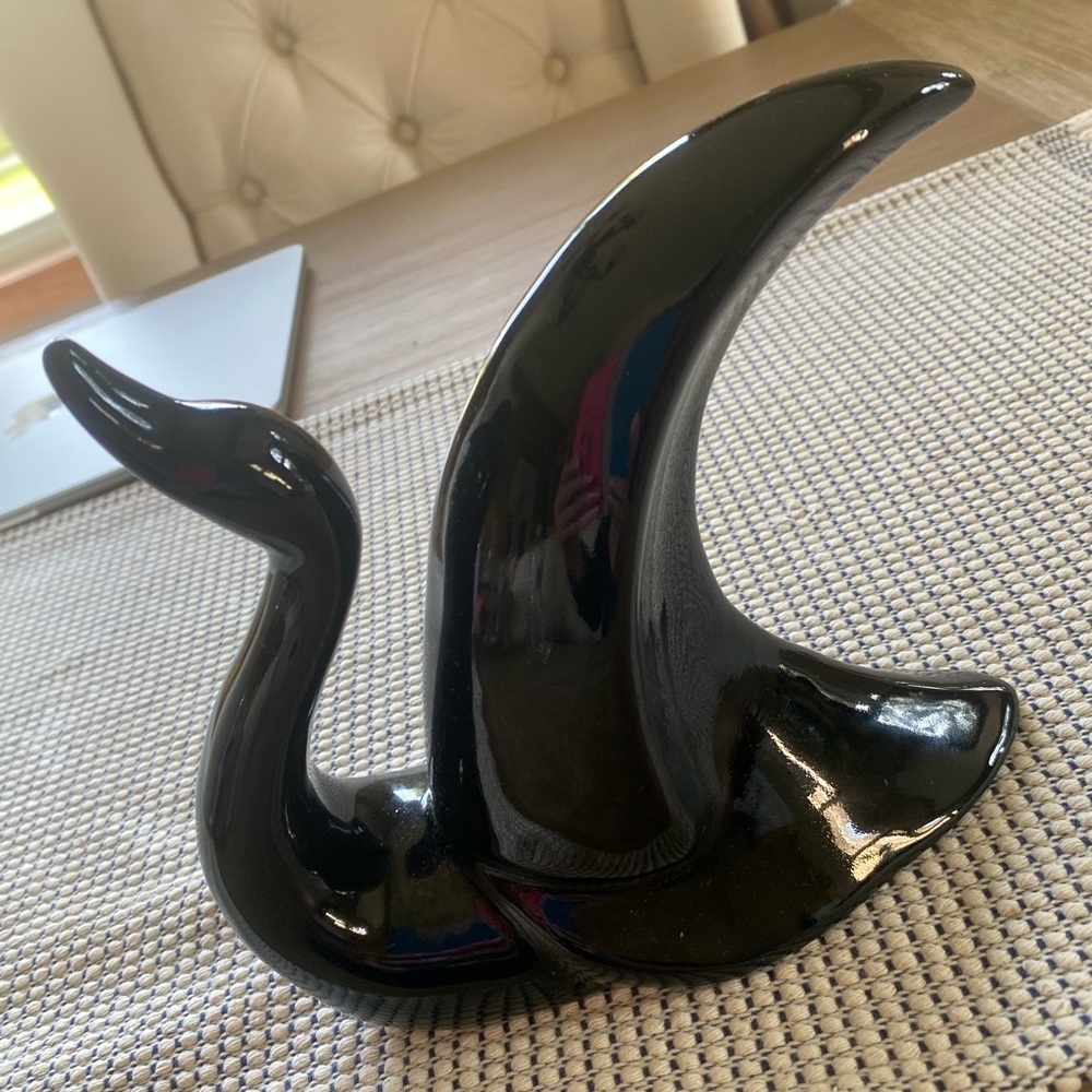 VINTAGE CERAMIC GLOSSY SWAN ART PIECE! Absolutely Gorgeous 🦢🦢🦢🦢🦢🦢🦢🦢